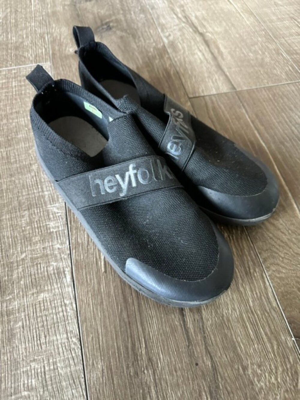 Heyfolks shoes size 4 youth